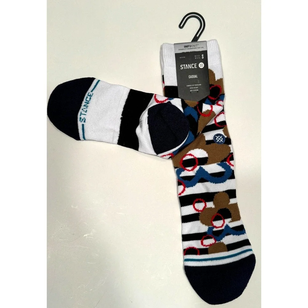 NEW Stance Casual Crew Socks Maui Flowers Men's Size Small 3-5.5 Women's 5-7.5